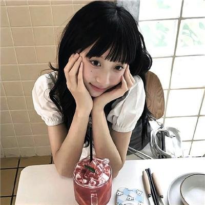 手比眼睛更粉